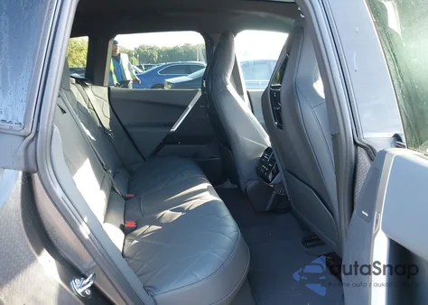 2025 BMW Ix xDrive50 z USA, uszkodzony, nr VIN WB523CF07SCU29481